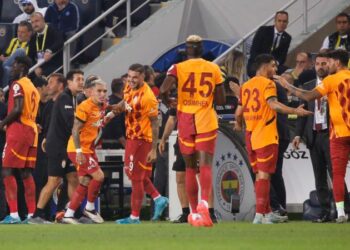 Dev derbide Galatasaray sevindi
