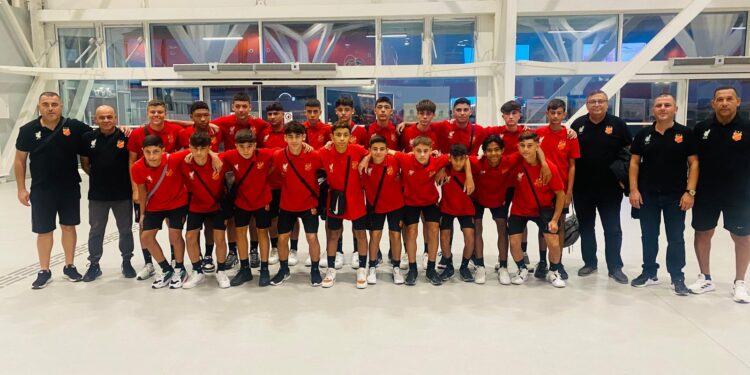 ÇETİNKAYA U14 TAKIMI İZMİR’E UÇTU