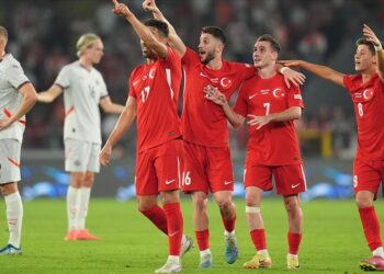 Türkiye ilk galibiyetini aldı