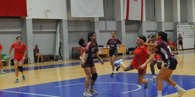 Hentbolda Şahlan ve DİGEM galip