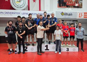 Kadınlarda ARUCAD ANKA, erkeklerde LAÜ şampiyon oldu