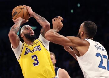 Boston ve Lakers galip