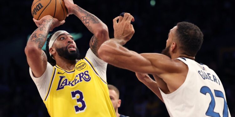 Boston ve Lakers galip