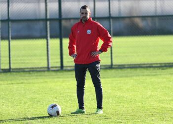 Özgü Bayraktar istifa etti