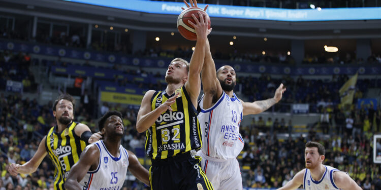 Fenerbahçe Beko farkla kazandı: 86-72