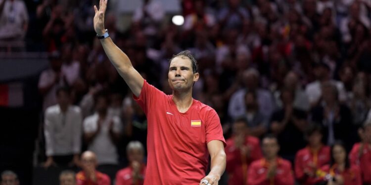 Nadal kortlara veda etti