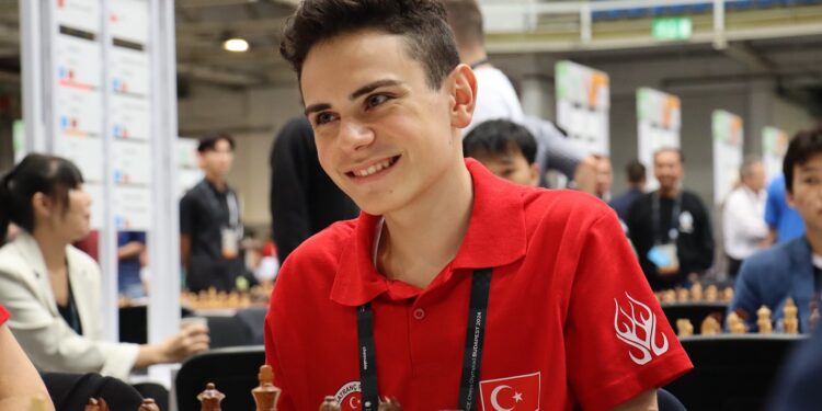 15 yaşındaki Büyükusta Ediz Gürel dünya sıralamasında ilk 100’de