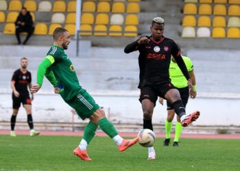 Süper ligde Miracle Değirmenlik,  Birinci ligde Mormenekşe lider