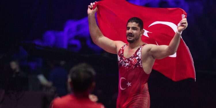 Taha Akgül, Türkiye Güreş Federasyonu’nun yeni başkanı oldu