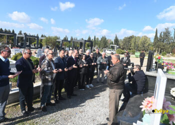 ÖZGÜREN KABRİ BAŞINDA ANILDI