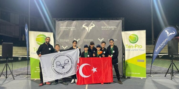 Yetenekli raket Asım Aras’tan önemli başarı