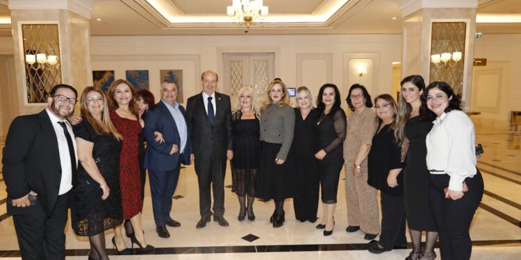 Cumhurbaşkanı Tatar ve eşi Sibel Tatar, Engelliler Spor Federasyonu Dayanışma Gecesi’ne katıldı