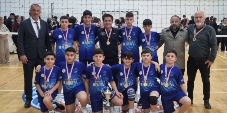 KIZLARDA CANBULAT, ERKEKLERDE ERENKÖY ŞAMPİYON
