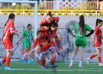 YENİCAMİ ÇEYREK FİNALDE