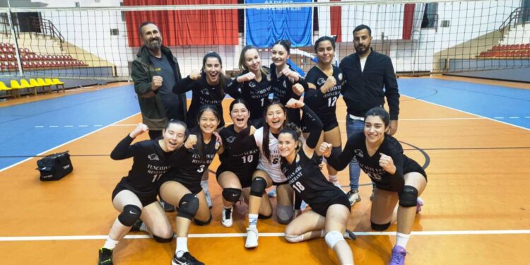 U18 Kızlar Voleybol Lig’i erteleme maçında kazanan Doğu Akdeniz Üniversitesi