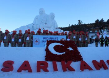 Sarıkamış şehitleri anısına, “Kardan Heykeller Sergisi”