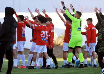 İLK FİNALİST GÖNYELİ OLDU