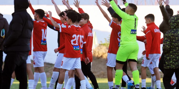 İLK FİNALİST GÖNYELİ OLDU