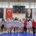 Kızlar galip