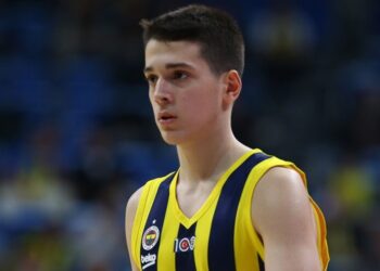 Final serisinde Ömer ‘maçın yıldızı’