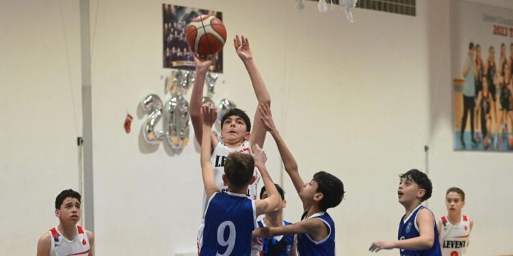 TTEC U14 Erkekler Basketbol Ligi. Rakibini mağlup eden Levent Kolej, B grubu liderliğini sürdürdü