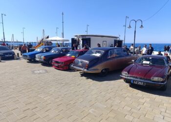 Girne Antik Liman’da, Klasik Otomobil Sergisi’ne katılım yoğun oldu