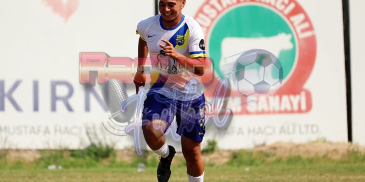 YILMAZKÖY AYLARDIR YANLIŞ FUTBOLCU MU OYNATIYOR?
