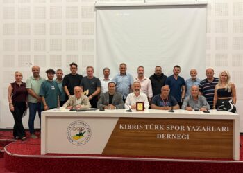 “YENİ MEDYADA YAPAY ZEKA” KONULU PANEL DÜZENLENDİ