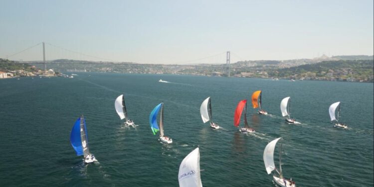 Cumhurbaşkanlığı 6. Uluslararası Yat Yarışları’nın ikinci ayağı İstanbul Boğazı’nda yapıldı