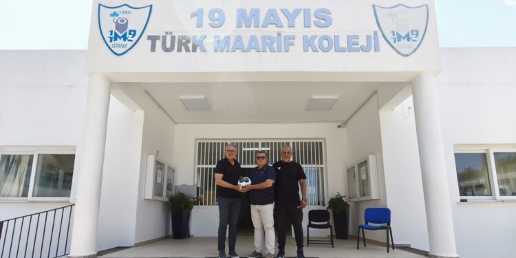 Futbol Tenisi okullara giriyor
