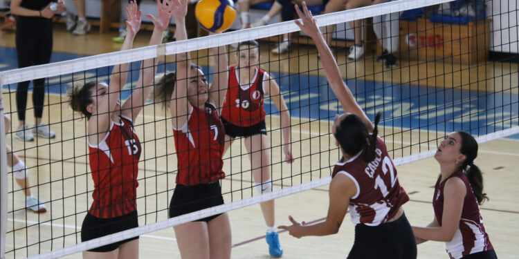 KADINLARDA ŞAMPİYON BELİRLENİYOR