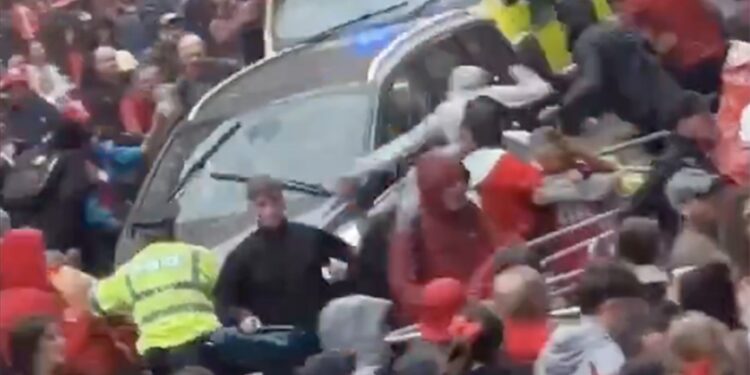 Liverpool kutlamalarında dehşet