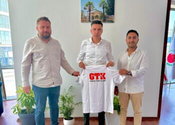 Gönyeli Tenis Kulübü, Göyeli-Alayköy Belediye Başkanı Amcaoğlu’nu ziyaret etti