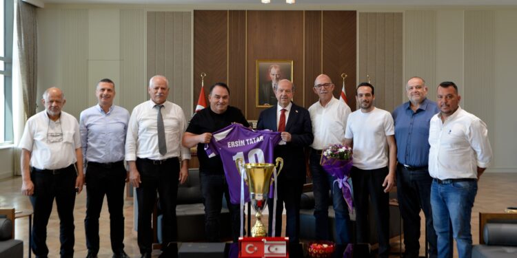 Cumhurbaşkanı Tatar, Lefke Türk Spor Kulübü yönetimini kabul etti