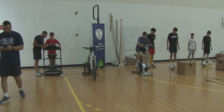 Voleybol U 13 Karması çalışıyor