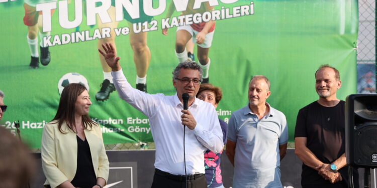 Geleneksel 27’nci Naci Talat Halı Saha Anı Futbol Turnuvası başladı