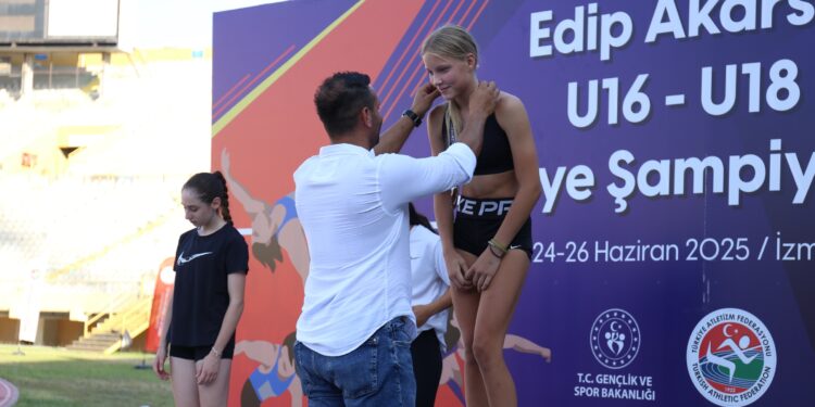 Sofia Bradley, Türkiye üçüncüsü