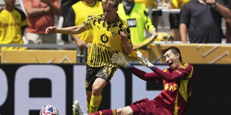 Dortmund ve Fluminense son 16’da