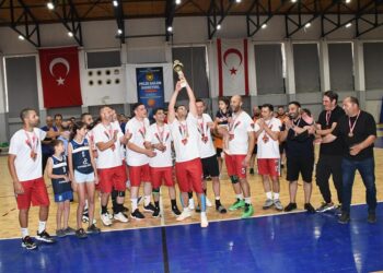 POTANIN ŞAMPİYONU LEFKOŞA POLİS MÜDÜRLÜĞÜ