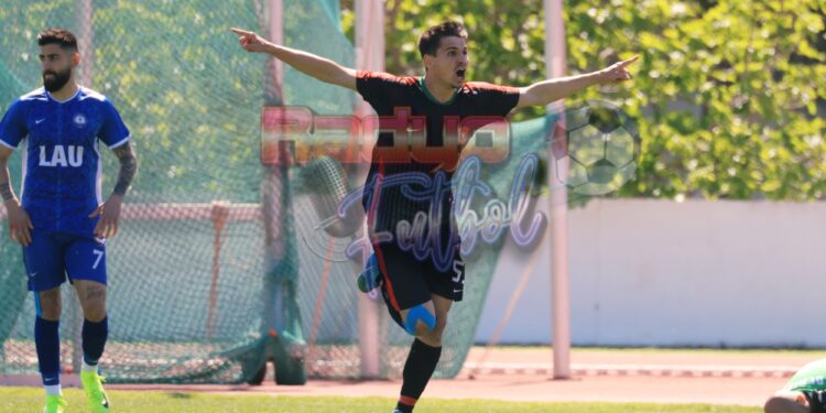 KRAL YUVADAN UÇUYOR