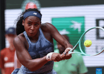Gauff ve Djokovic tur atladı