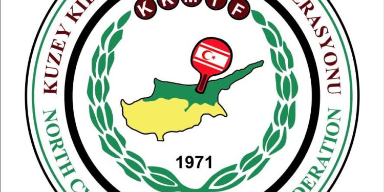 Masatenisinde öğretmenler turnuvası