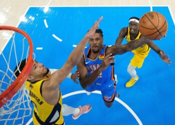 Indiana öne geçti: 114-106