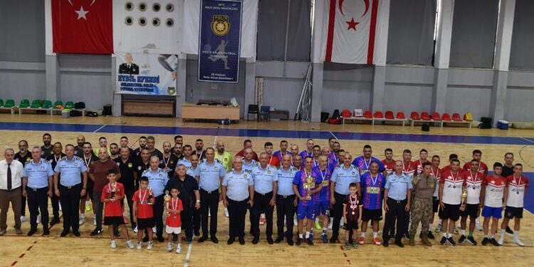 Geleneksel 3’üncü Eybil Efendi Polis Salon Futbol Turnuvası’nın Şampiyonu Lefkoşa Polis Müdürlüğü B Takımı oldu