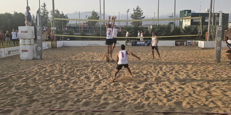 Şampiyon Melekler Plaj Voleybolu Ligi