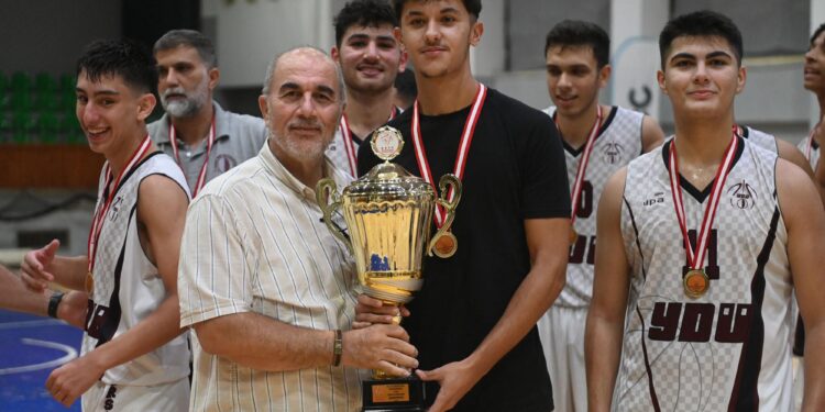 Yakın Doğu Gelişim sezonu 1. bitirdi