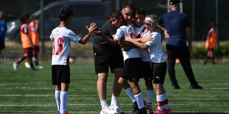 ÇOCUKLARIMIZ TRABZON’DA GÖZ DOLDURUYOR