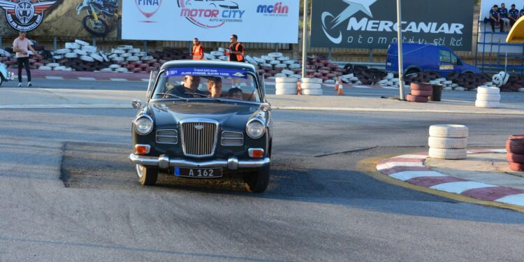 “Türkiye İş Bankası 2025 Klasik Otomobil Slalom Şampiyonası” final yarışı, yarın akşam NEU Event Park’ta yapılacak