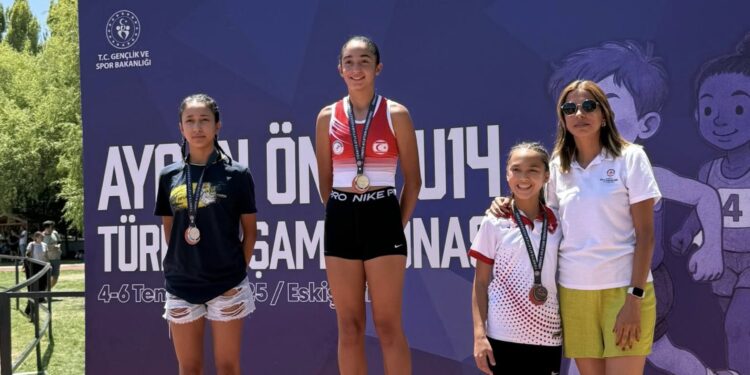 Azra Avcı’dan Türkiye şampiyonluğu