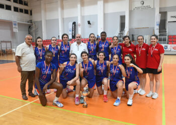 Levent iki kupanın da sahibi